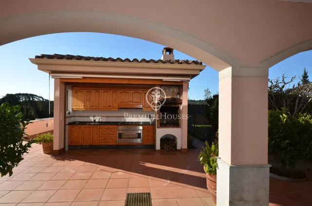 Casa con piscina en venta con vistas espectaculares en Alella — 13