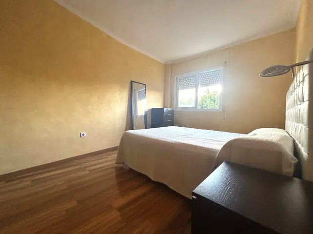 Amplio y Luminoso Piso en El Ejido Norte - Excelente Oportunidad por €129,900 — 14