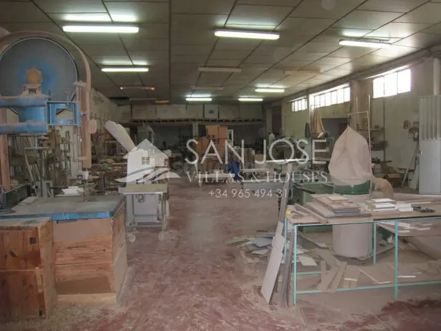 VENTA DE NAVE INDUSTRIAL EN ASPE, ALICANTE - foto 3