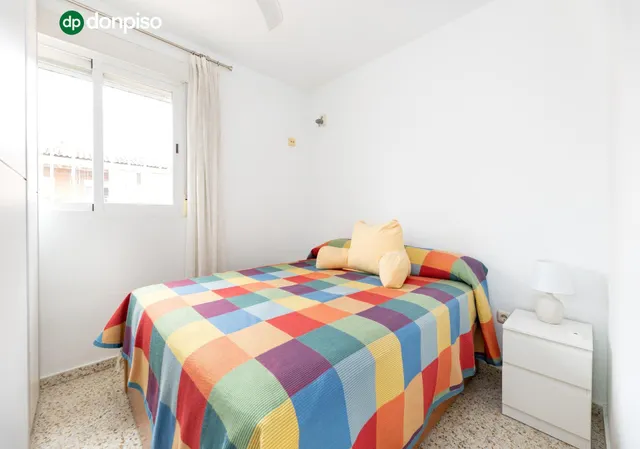 ¡Oportunidad única! Ático de 4 dormitorios y 2 baños con gran terraza frente al Colegio Agustinos (Arabial) — 17