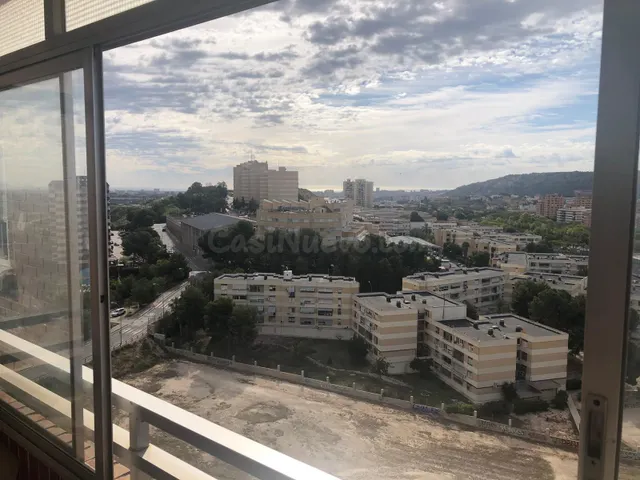Piso en venta con garaje y piscina en Alicante — 3