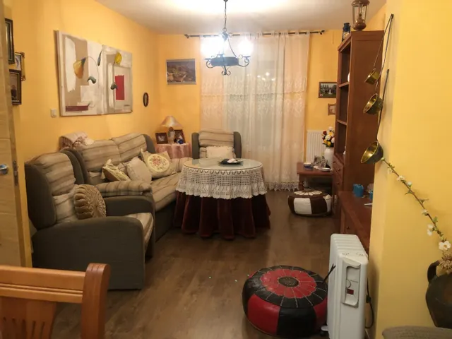 Bonita casa en el parque de abanchez de magina — 4