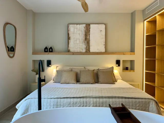 Espectacular vivienda reformada con jardín privado en Palm Beach, Marbella — 31