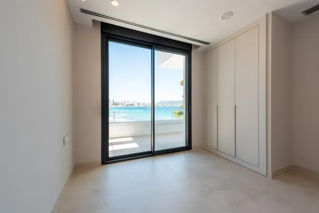 Fantástico dúplex  con ascensor en la playa de Benidorm — 9
