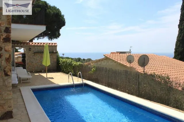 Casa en venta en urbanización de Cala Canyelles. - foto 3