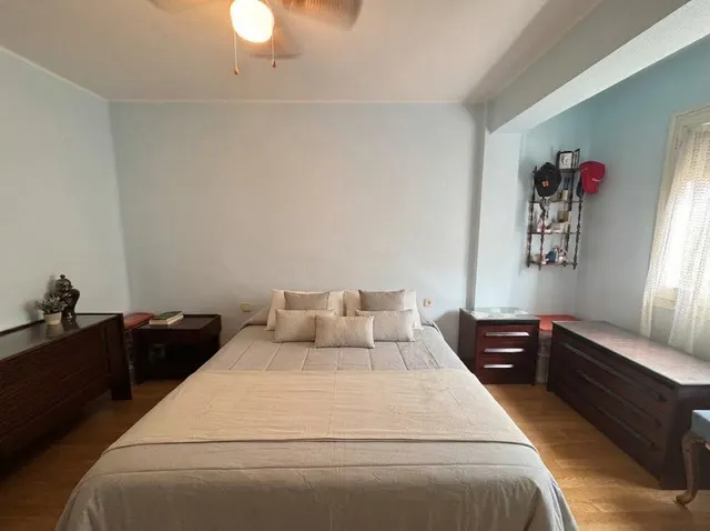 Estupendo piso de 3 habitaciones, con terraza, semi reformado. Zona Marxalenes - General Avilés — 27
