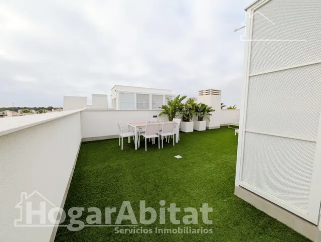 PRECIOSO ÁTICO SEMINUEVO CON PISCINA, GARAJE Y TRASTERO — 45