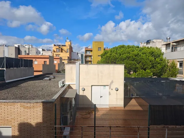 Tu nuevo hogar en el centro: luminoso, esquinero y lleno de 