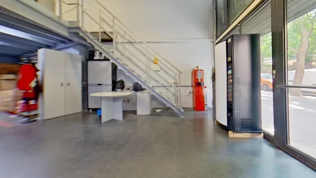 ¡OPORTUNIDAD ÚNICA! Local Comercial de 97m2 en Venta en Sant - foto 3