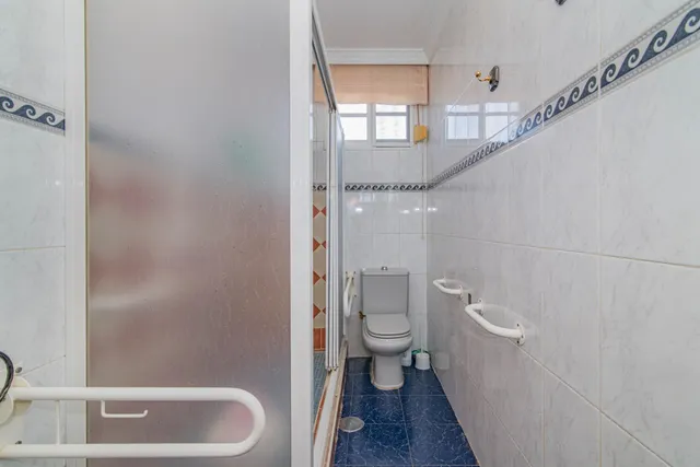 ¡Oportunidad Única! Se Vende Magnífica Casa en Esquina con Amplia Parcela — 14