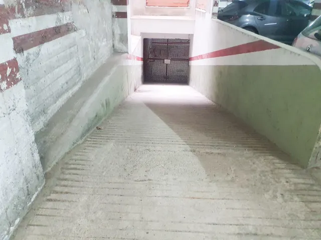 PARKING PARA COCHE + TRASTERO EN PARC I LA LLACUNA - BARCELONA — 17