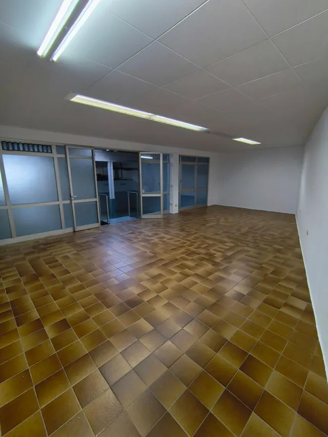Amplio Local Comercial en Torroella de Montgrí — 8