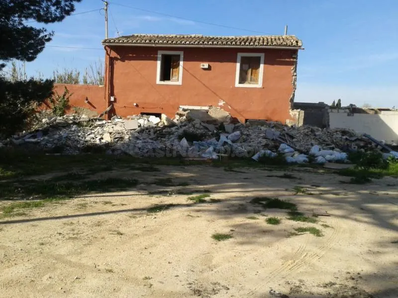 SE VENDE SOLAR PARA EDIFICAR NAVES, PROYECTO DESARROLLANDOSE