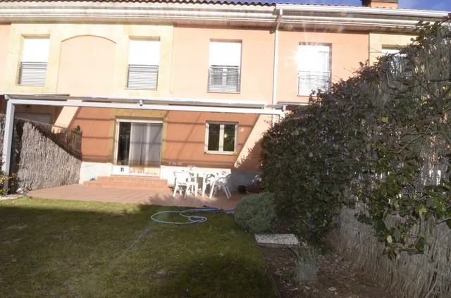 Urbis te ofrece un maravilloso chalet en venta en zona La Valmuza, Doñinos de Salamanca, Salamanca. — 46