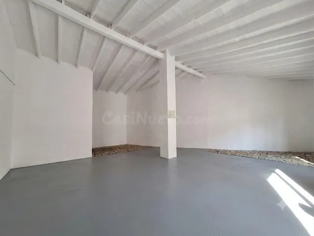 Casa modernista de 218 m2, en parcela de 518 m2, con jardín  - foto 4