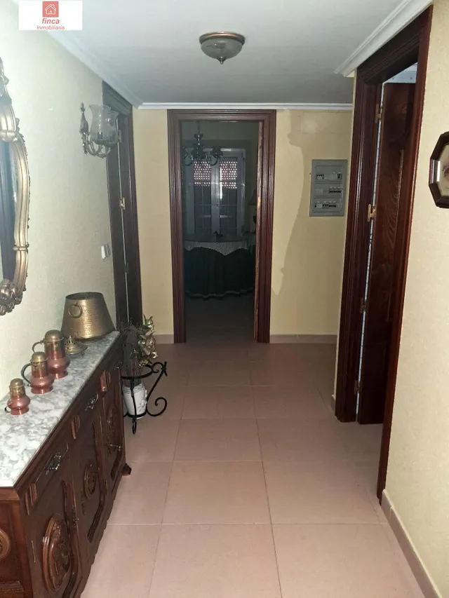 Se vende vivienda doble en Montijo, zona centro, plaza santa clara, a tres calles, con garaje y piscina — 39