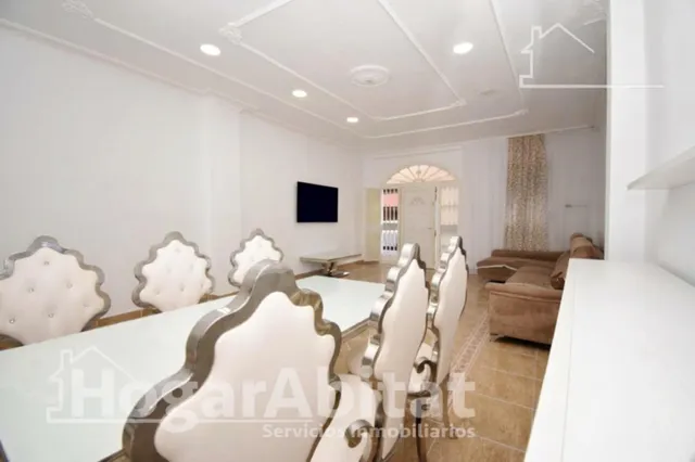 Gran patio privado y excelente ubicación en esta amplia planta baja en El Cabanyal — 15