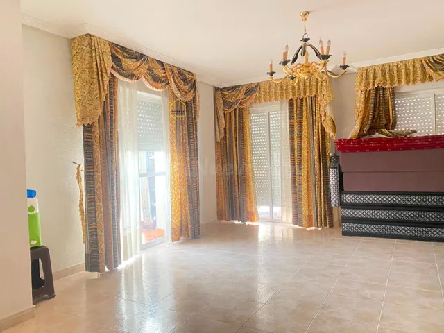 AMPLIO PISO A LA VENTA EN EL CODICIADO BARRIO DE LA VIÑA
