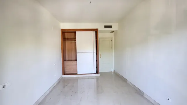 AQUILER LARGA TEMPORADA !!! Impresionante apartamento de 130 m2 en Nueva Andalucía – Zona El Rodeo — 16