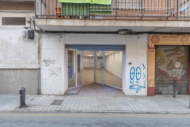 SE VENDE LOCAL TOTALMENTE REFORMADO EN PLENO CENTRO DE GRANADA (ALMONA DE SAN JUAN DE DIOS) — 19