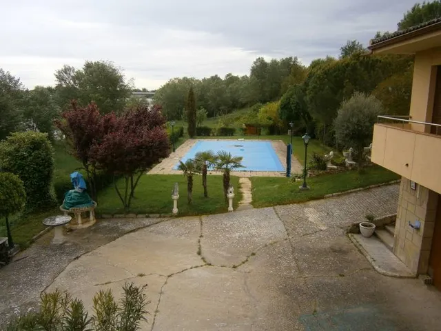 VENTA CHALET ZONA SAN FRONTIS-CARRASCAL, 6 habitaciones, TRES BAÑOS, PISCINA, GRAN PARCELA — 2