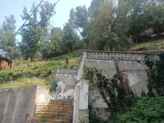 Terreno Urbano con Caseta: ¡Construye tu Hogar Ideal! — 8