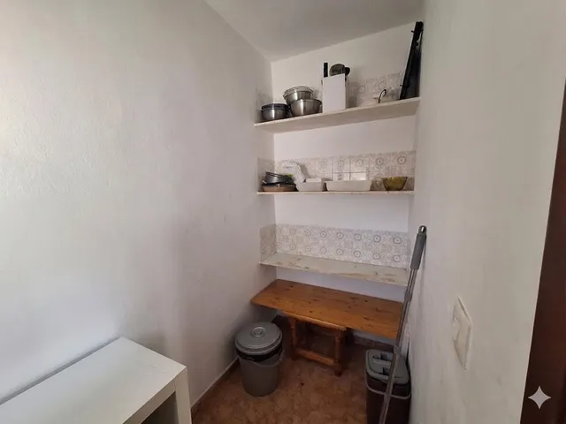 Amplia casa con 5 dormitorios, patio y planta baja ideal para garaje, negocio o proyecto — 13