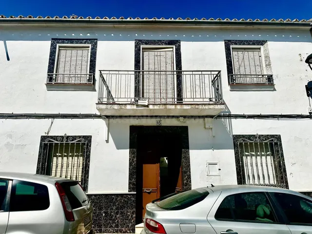 C. Gran casa con excelente ubicación. - foto 2