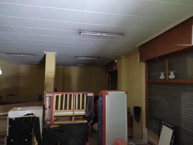 LOCAR HACIENDO ESQUINA FICCIA ,, con 5 escaparates JUNTO A CONSUM — 9