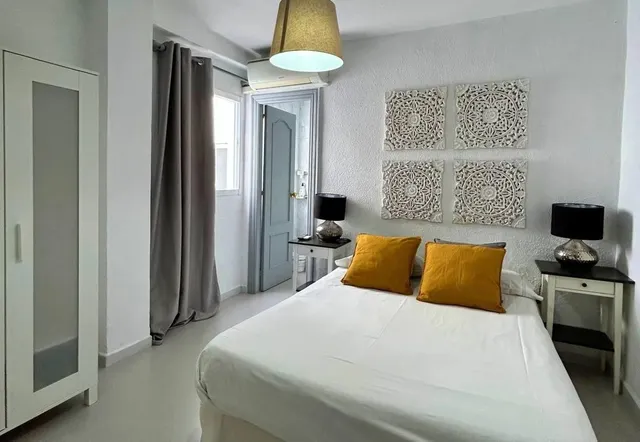 Hostal 17 habitaciones 600m² en venta - Marbella — 25