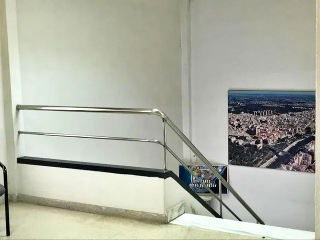 Entresuelo Comercial en Polígono de Carrús — 24