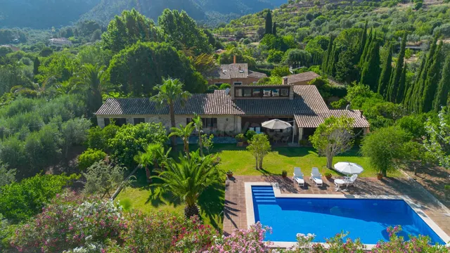 Exclusiva finca de categoría en Bunyola | 320 m2, piscina, o