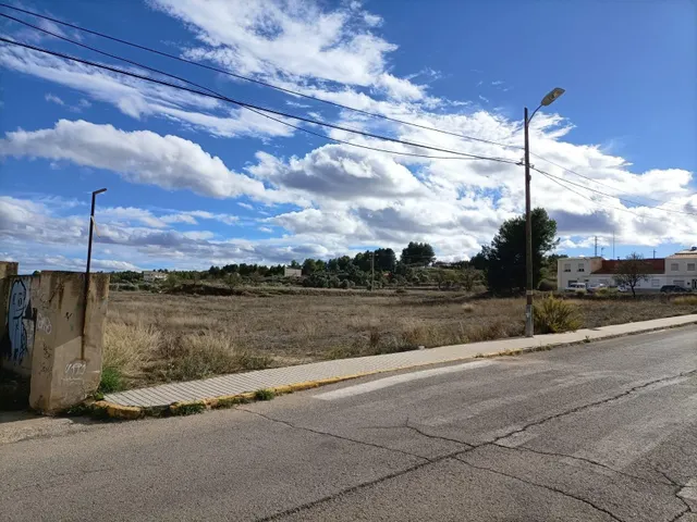 PARCELAS URBANAS UBICADAS EN ZONA "LAS FUENTECICAS" — 4