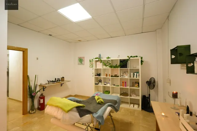 Local comercial en venta – opción conjunta o por separado — 16