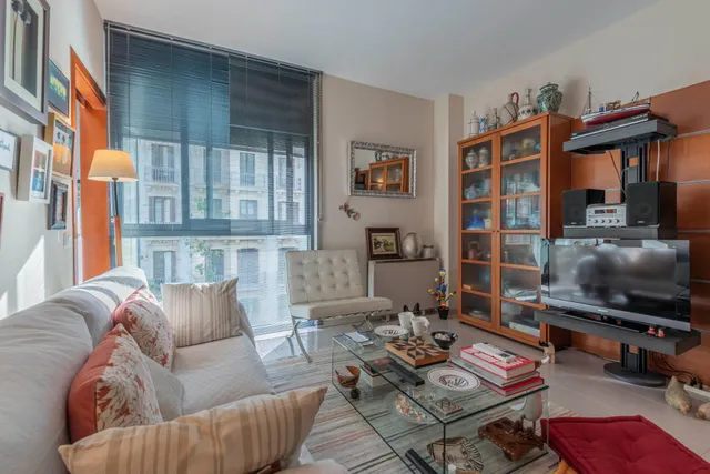 Acogedor piso de 2 dormitorios en el corazón de L'Eixample con posibilidad de alquiler de pk en la misma finca — 9