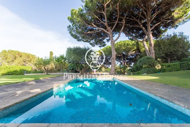 Casa en venta con piscina en Sant Andreu de Llavaneres — 4