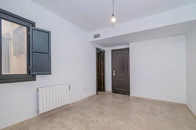 PISO CENTRICO EN LA ZUBIA — 28