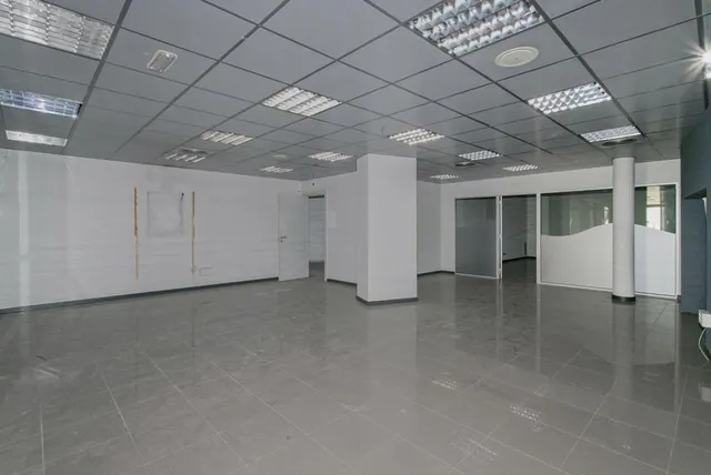 Local comercial 314m² en venta - Cataluña — 9