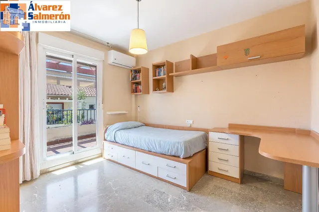 ADOSADA EN URBANIZACIÓN EN HUETOR VEGA — 22