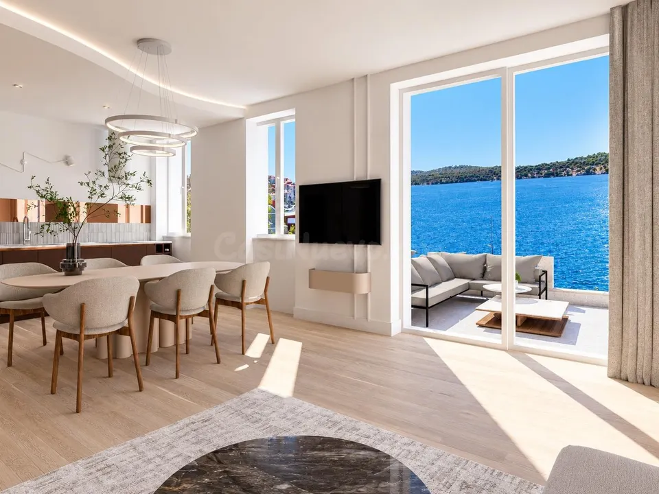 Exclusiva vivienda de obra nueva con jardín, dos terrazas y piscina privada junto al mar en la costa Dalmata
