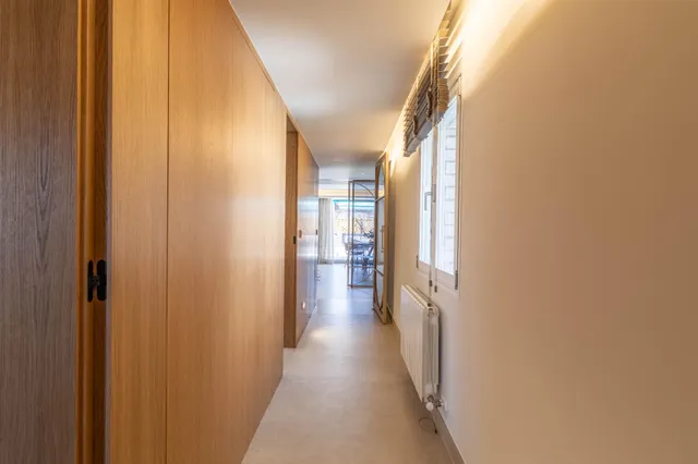 Impresionante Vivienda de Lujo con Diseño Moderno y Comodidades Exclusivas — 26