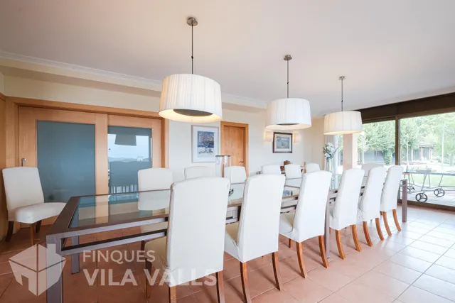 Villa de lujo con piscinas y finca de 6 ha en Sant Feliu de Codines — 8
