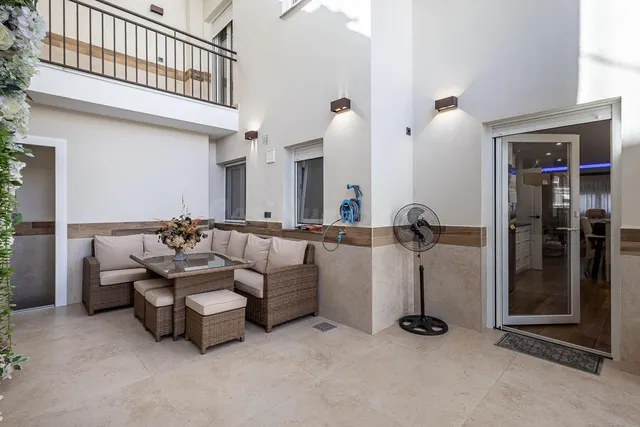 CASA EN PELIGROS — 2