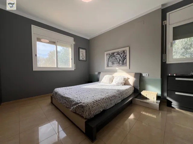 ESPECTACULAR CASA CON PISCINA — 9