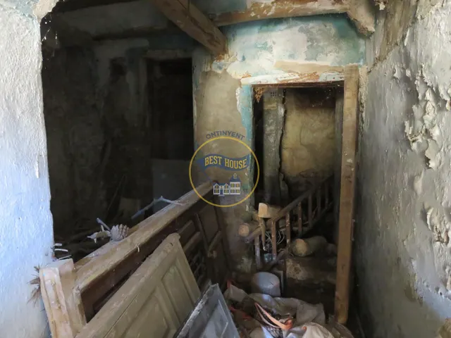 OPORTUNIDAD CASA A REFORMAR EN EL CASCO ANTIGUO DE BOCAIRENT(VALENCIA) — 4