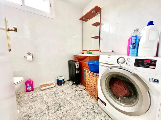 Casa o chalet independiente en venta en Calle Amadeu Vives — 23