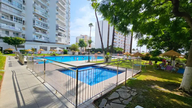 APARTAMENTO DE 2 DORMITORIOS A 100 MTS DE LA PLAYA EN BENALMÁDENA — 35