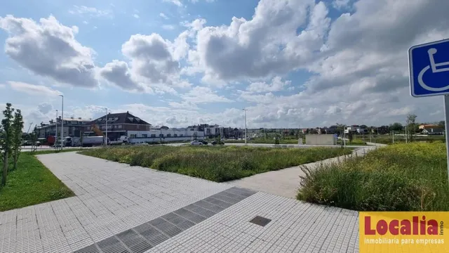 Extenso suelo de uso terciario, Bezana, Cantabria - foto 3