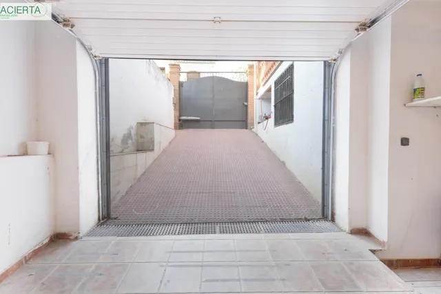 Casa adosada con terraza, vistas a Granada y Sierra Nevada, garaje y sótano — 42