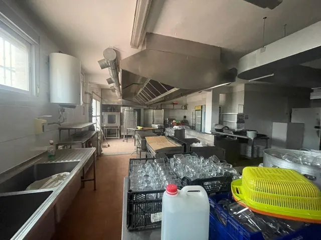 SALÓN DE  BODAS Y RESTAURANTE EN VENTA — 15